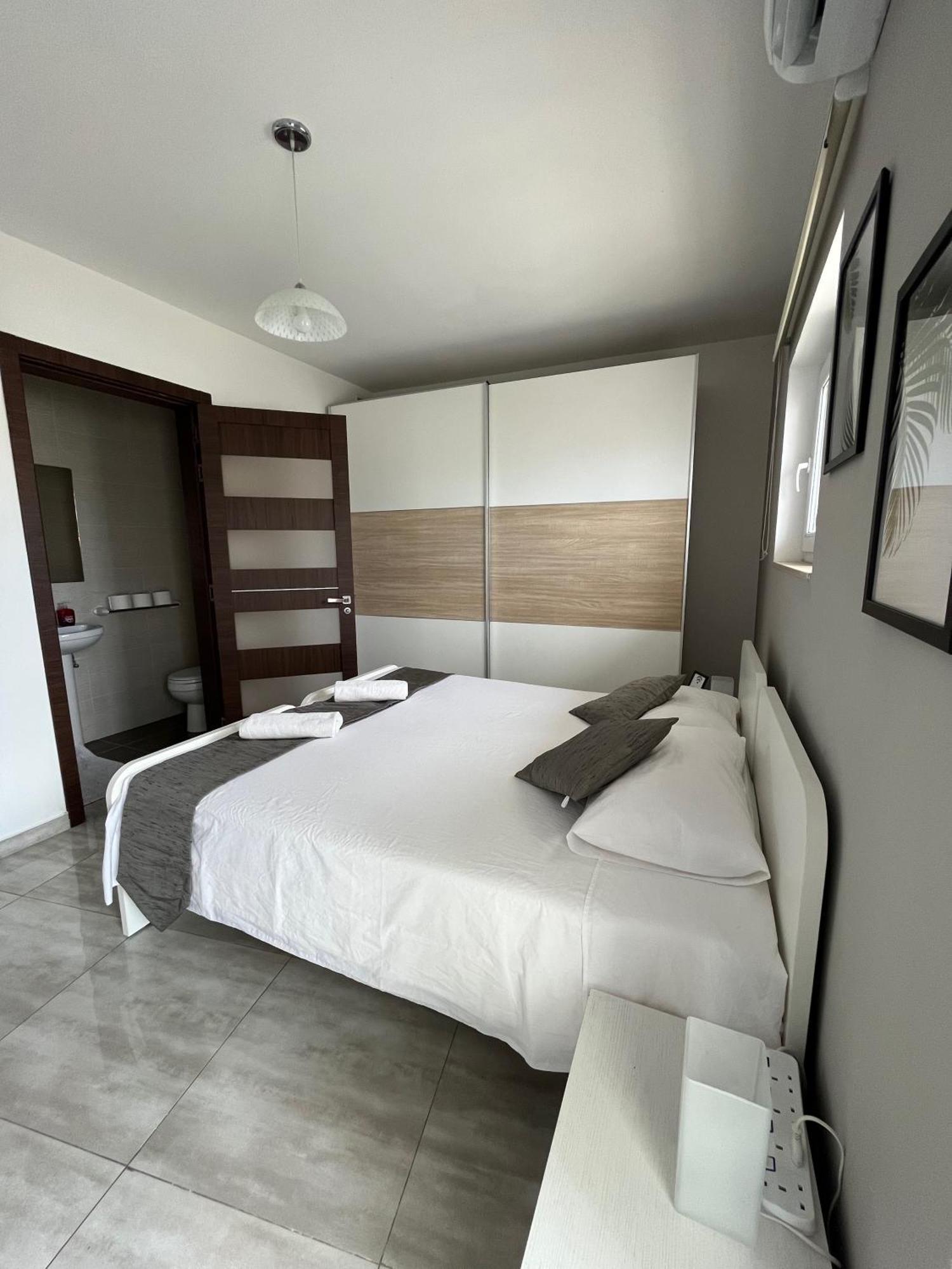 F3 Modern&bright In Malta Apartment *