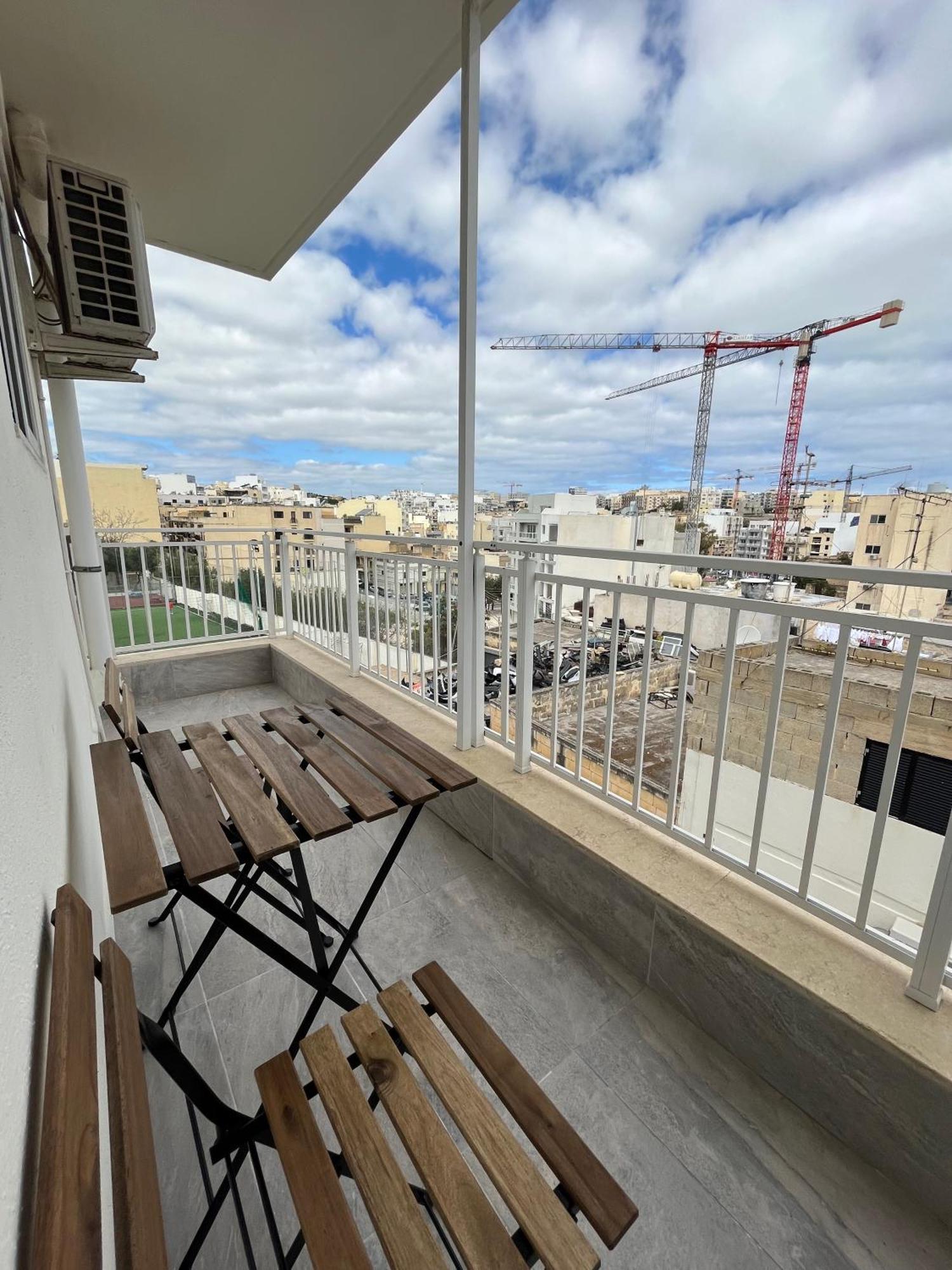 Apartment F3 Modern And Bright In Malta Msida